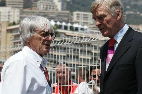 Max Mosley (kanan) dan Bernie Ecclestone, sayangkan pemilik baru F1 tak libatkan Bernie. (Foto : Crash.net)