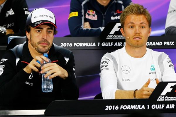 Nico Rosberg (kanan) bersama Fernando Alonso. Lebih sreg Alonso yang menggantikannya di tim Mercedes. (Foto : Autosport)