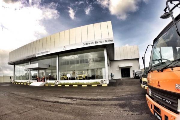 Kembangkan sayap, Mitsubishi Fuso buka dealer baru di Makassar. (foto : KTB)