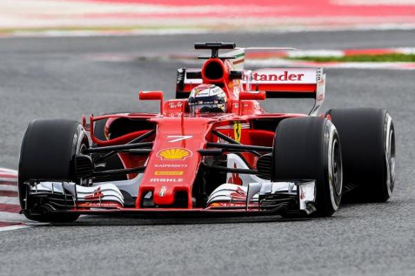 Pebalap Ferrari, Kimi Raikkonen melesat di hari terakhir tes resmi F1 di Sirkuit Catalunya, Barcelona