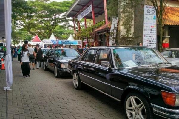 Komunitas Mercedes-Benz gelar acara pada ultahnya ke-3 di Bandung. (foto : ria)