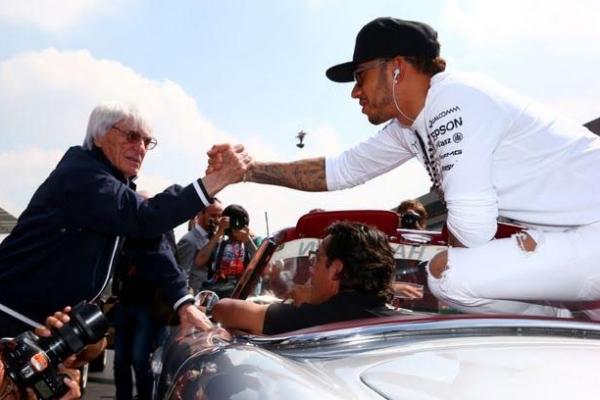 Bernie Ecclestone memprediksi Hamilton akan mengundurkan diri dari F1 usai musim ini. (foto : F1)