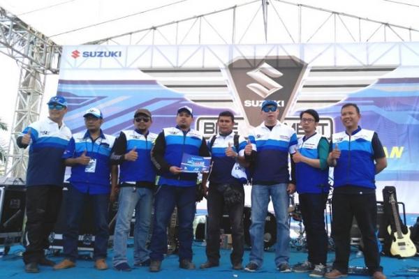 Suzuki melalukan Bike Meet di kawasan Puncak, Bogor, Jawa Barat. (foto : SIS)