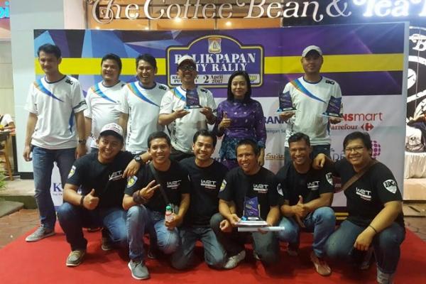 Para juara Balikpapan City Rally 2017 yang juga melahirkan para pereli pemula berbakat. (foto : jamil)