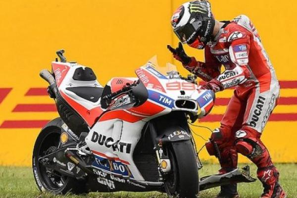 Jorge Lorenzo terjatuh dan gagal finish di MotoGP Argentina 2017 (ist)