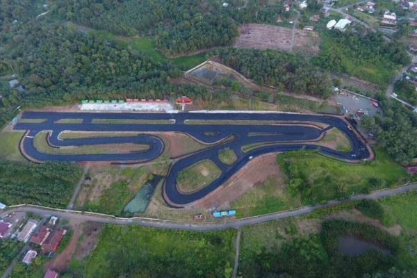 Sirkuit Cendrawasih Bungsu Lahat diambil dari udara. Sudah siap dipakai untuk ajang balap nasional dan internasional. (foto : ist)