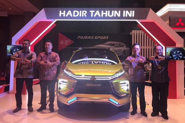 Mitsubishi Motors hadir dengan line up teranyarnya pada Pameran Otomotif Medan 2017. (foto : mi)