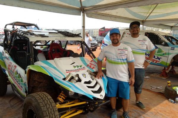Yedi dan Reza, bibit pebalap baru orbitan Rifat Sungkar dan Pertamax Motorsport. (foto : budsan)