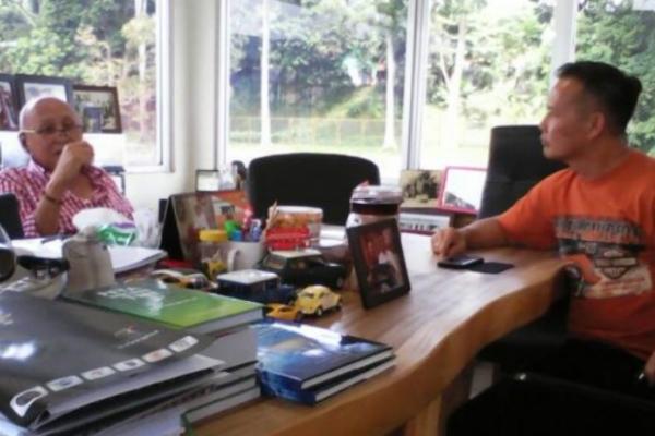  Belajar Kelola Event Balap, Aswari Rivai Kunjungi Kediaman H Tinton Soeprapto
