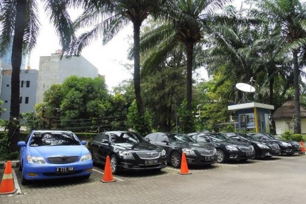 Komunitas mobil Camry ini bersiap melakukan touring ke Dieng, Wonosobo, Jawa Tengah. (foto : ria)