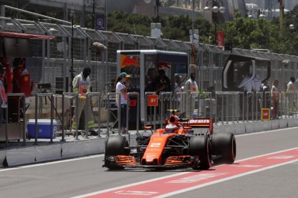 Pebalap McLaren Honda, Fernando Alonso dikenai sangsi penalti akibat menggunakan mesin baru (ist)