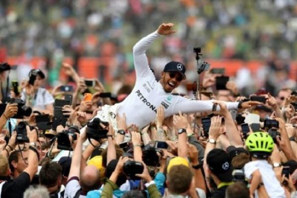 Lewis Hamilton akan tampil all out di Budapest, untuk mengkudeta Vettel di puncak klasemen