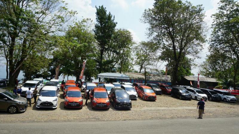 Touring Perdana TOMCAT Diikuti Puluhan Kendaraan Toyota Sienta