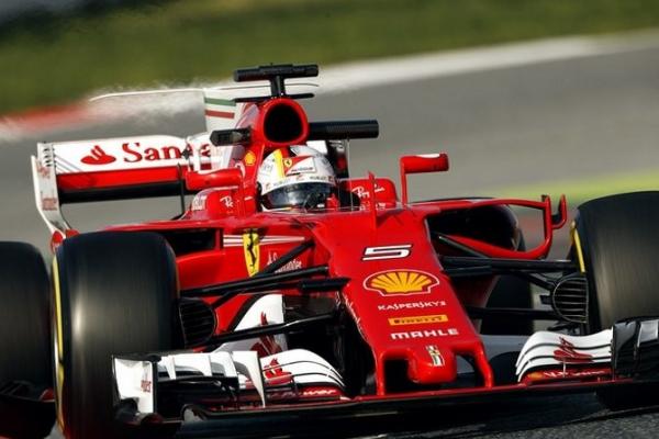 Sebastian Vettel hanya perpanjang kontrak satu tahun di Ferrari, ada apa ini?