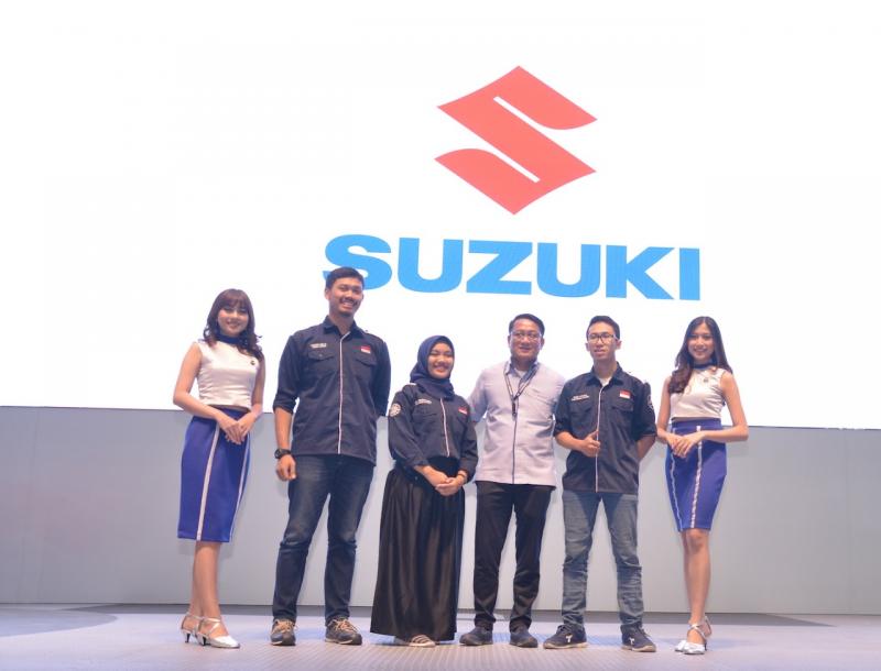 Perwakilan dari Universitas Gajahmada Yogyakarta bersama dengan tim dari Suzuki
