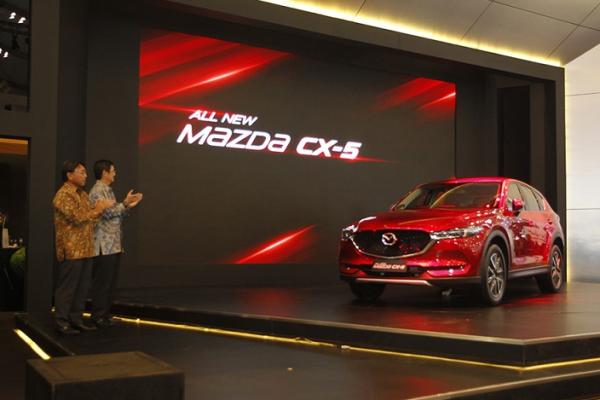 Mazda meraih penjualan signifikan di GIIAS 2017. (foto : budsan)