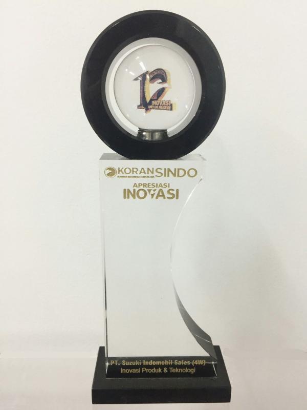 Award untuk mobil Suzuki dari koran Sindo