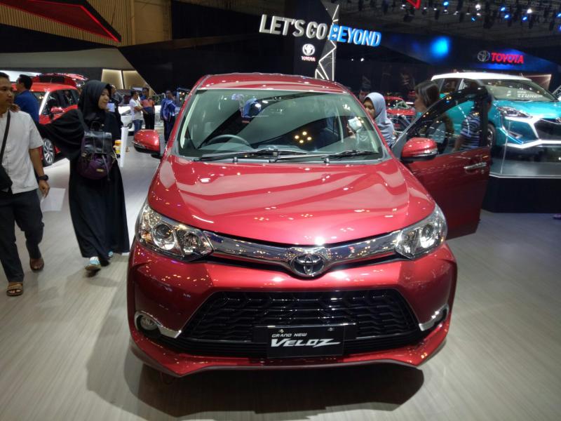 Avanza Veloz terbukti menjadi andalan mobil keluarga Indonesia. (Foto : budi santen)