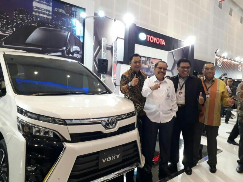 Toyota All New Voxy menjadi andalan Toyota di GIIAS Surabaya 2017