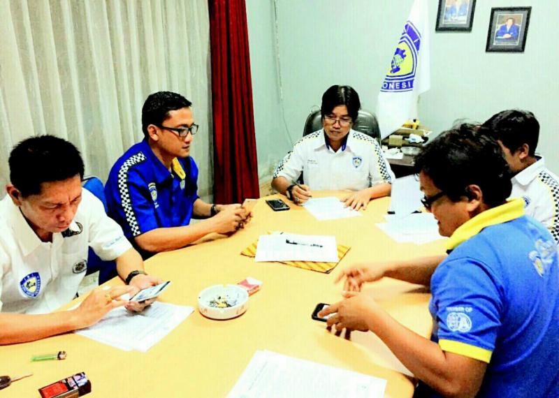Tim penjaringan tengah rapat terkait pendaftaran balon Ketum IMI Kalimantan Tengah