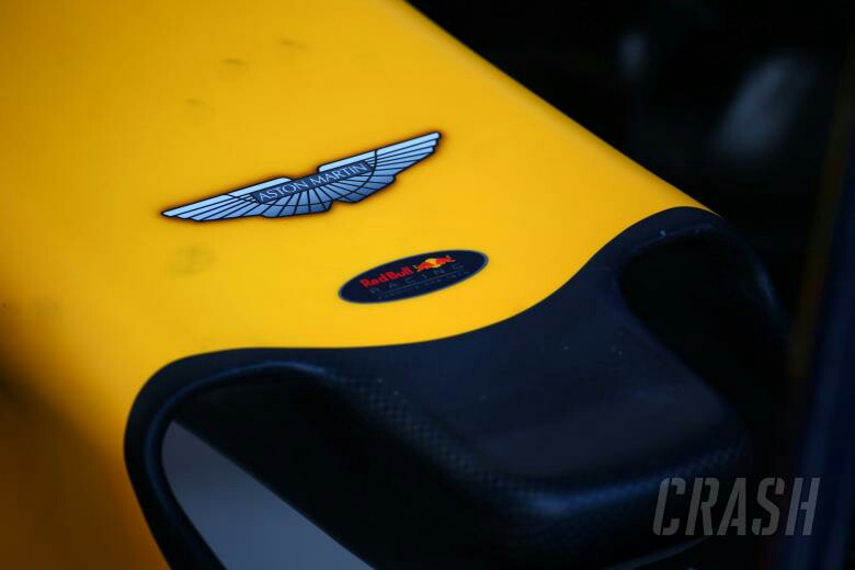 Logo Aston Martin akan menempel sebagai livery di mobil Red Bull