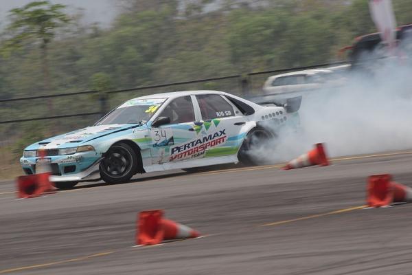 Rio Saputro dan Aziz Persembahkan Podium di Pertamax Motorsport Super Drift 2017 Jogjakarta