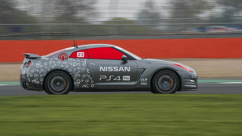 Nissan pertama dikendalikan dengan stik game dengan kecepatan di atas 130 km/jam