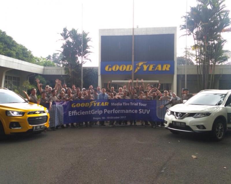Puluhan jurnalis otomotif dan komunitas SUV kunjungi pabrik Goodyear di Bogor