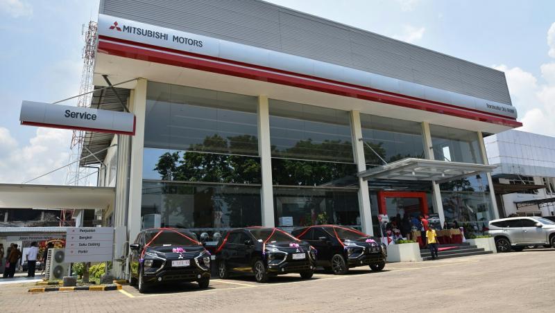Mitsubishi Motors Resmikan Jaringan Diler Kendaraan Penumpang Baru di Semarang
