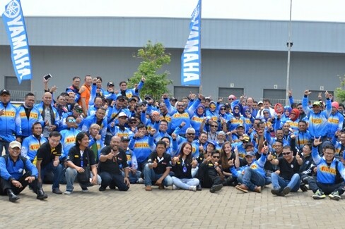 Komunitas Yamaha mengikuti acara yang diadakan ban Pirelli di Bandung. (Foto : Yamaha)