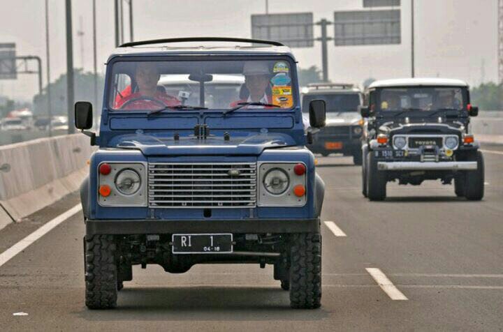 Ini Tipe Land Rover Yang Dipakai Jokowi Resmikan Tol Becakayu