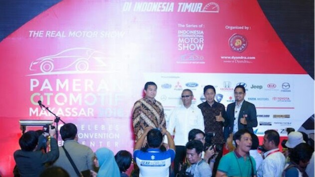 Suasana Pameran Otomotif Makassar yang selalu hadirkan kemeriahan dan barometer Indonesia Timur. (foto : ist)