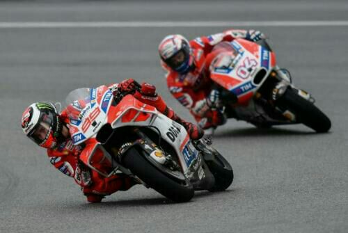 Duo Ducati berkutat di urutan 4 dan 5, tanda tanya buat Jorge Lorenzo.