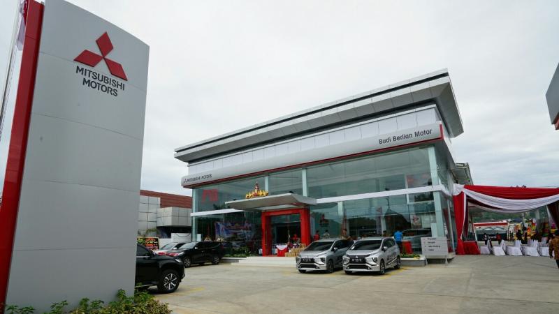 Diler PT Budi Berlian Motors diresmikan di Lampung hari ini. (foto : MMKSI)