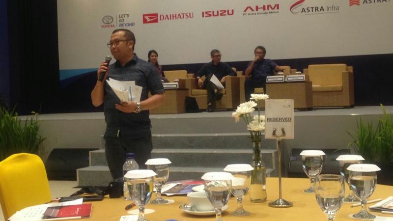 Rouli Sijabat menjadi salah satu pembicara di Ungaran, Semarang. (foto : adri prima)