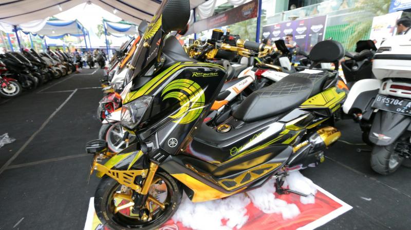Ajang modifikasi motor-motor MAXI Yamaha di Makassar. (foto : YIMM)