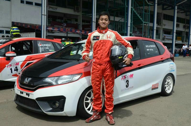 Avila Bahar, darah balap turun dari sang kakek mendiang Aswin Bahar sebagai pembalap legendaris Indonesia. (foto : ist)