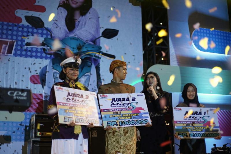 Para pemenang school competition Yamaha Mio antar SMA dan SMK di Surabaya. (Foto : ist)