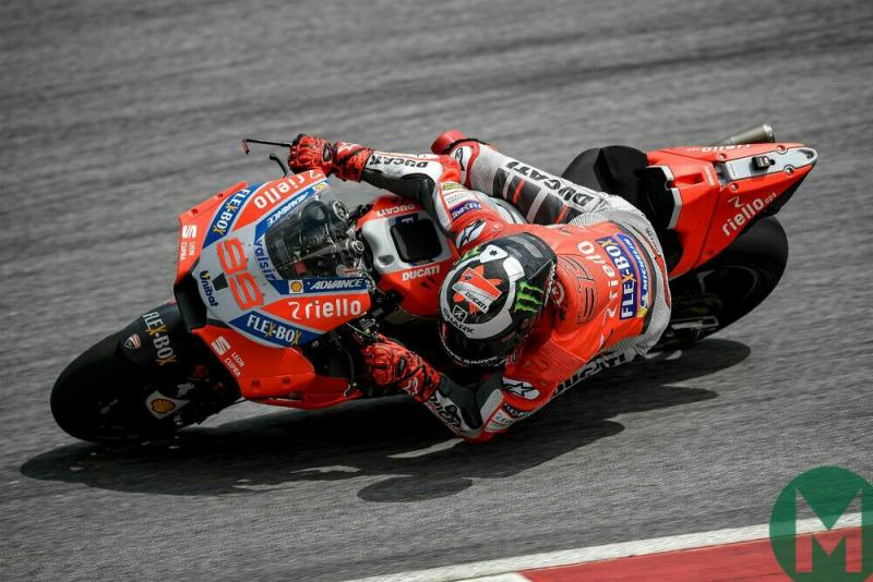 Jorge Lorenzo dari Ducati kali mengancam siapa aja di ajang MotoGP. (foto: motorsportmagazine)