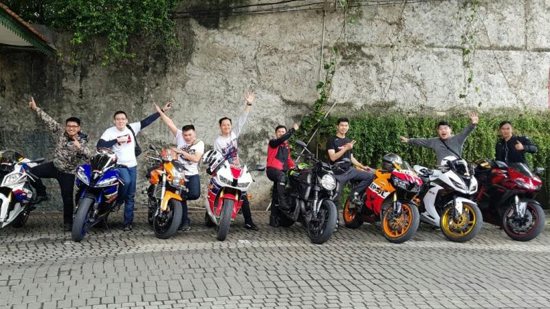 Komunitas motor gede Jakarta Biker Community saat mampir ke Waroeng Solo, Jeruk Purut. (Foto : Adji Lanange Jagat)