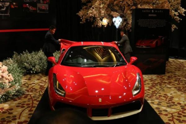 Ferrari Jakarta pamerkan koleksi anyar Ferrari Tailor Made, di Grand Hyatt Jakarta