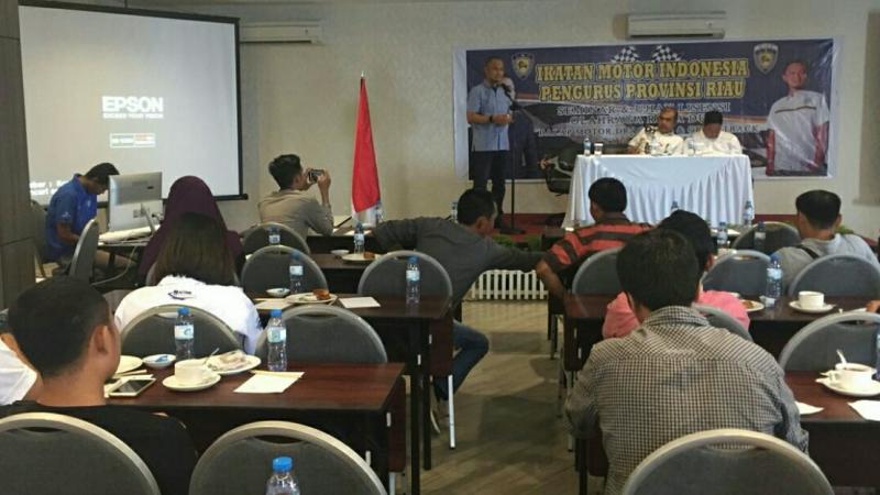 Seminar dan ujian lisensi diadakan IMI Riau. (foto : domi)