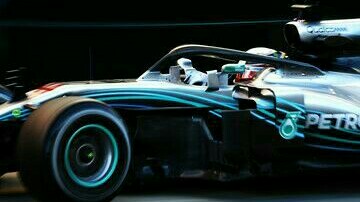 Lewis Hamilton, loyalitasnya diuji Mercedes. (foto: f1today)