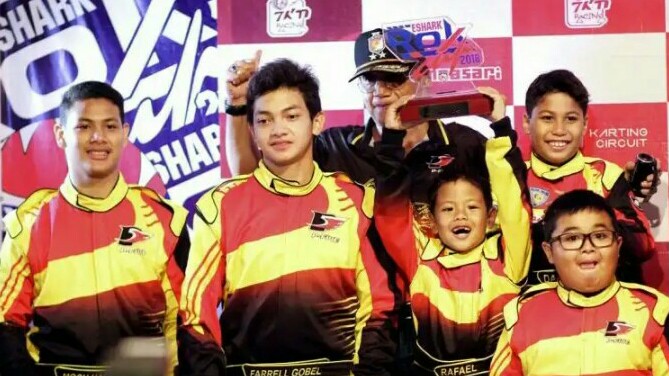 Para pegokart P-Five Racing yang menjadi juara tim di seri 1 Rok Cup Asia Sentul, bulan lalu kini ikut serbu Singapura. (foto : budsan)