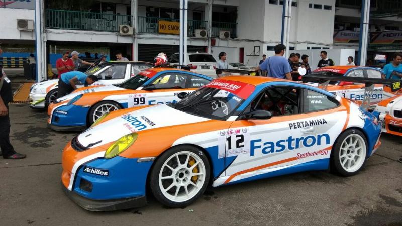 Sepasang sportcar premium Porsche 911 997 GT3 andalan Jakarta Ban Racing Team kembali berkompetisi di ISSOM 2018 (foto: anto)
