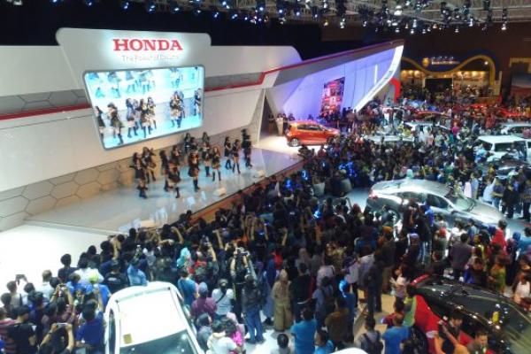 IIMS 2018: Honda Usung Tema Baru "Drive Sporty, Live Safely"