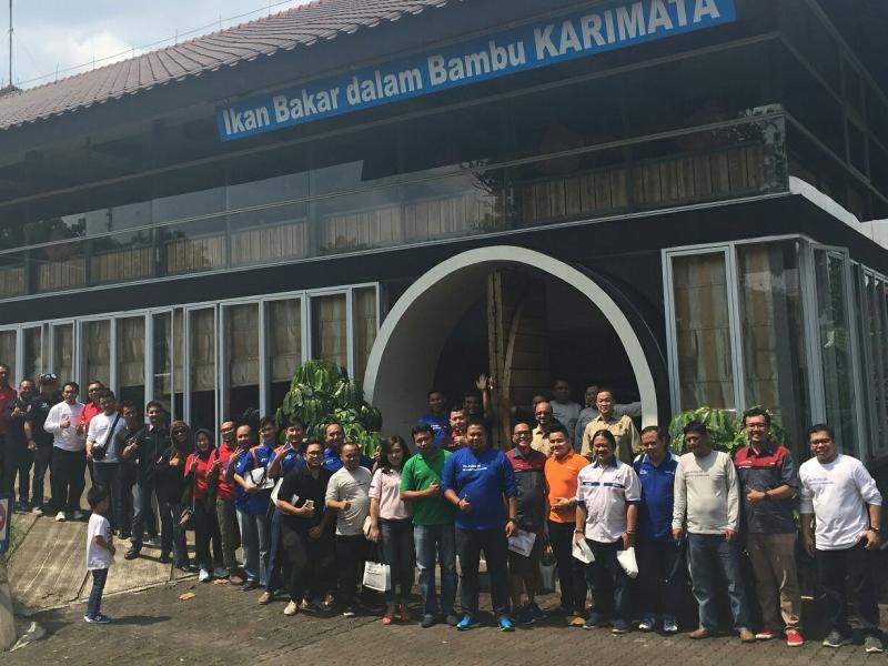 Sebanyak 16 klub mobil Hyundai adakan lunch garhering di TMII Jakarta Timur. (foto : ist)