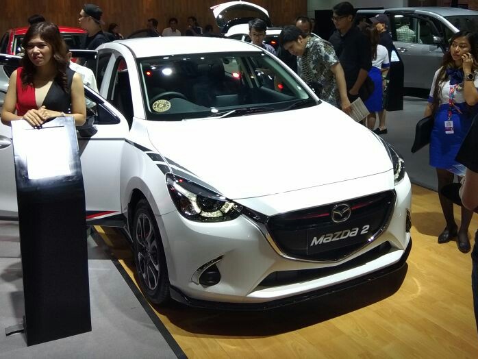 Beli Mazda2 dapat diskon aksesoris asli Jepang hingga 50%, hanya di IIMS 2018 (foto: anto)