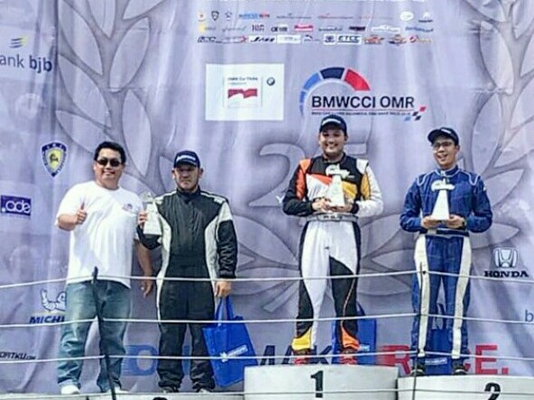 Silas Bonar Andrianto sumbang podium untuk ABM Motorsort di balapan hari Sabtu. (foto : abm)