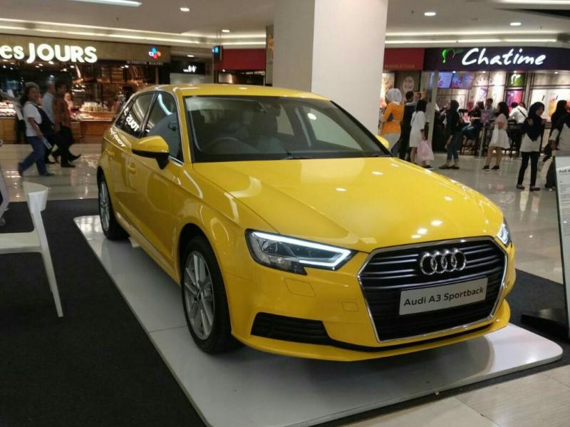 Audi A3 lakukan pameran dan test drive di mall agar bisa langsung dirasakan pengunjung. (foto : ist)